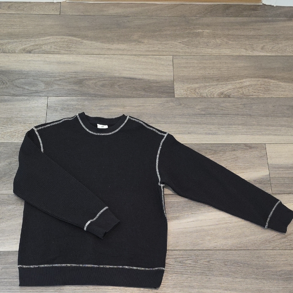 H&M Black Crewneck Sweater with Textured Knit and Contrasting Stitching